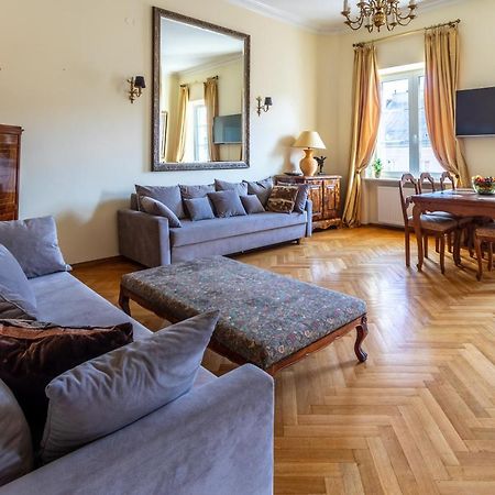 Apartament Luster I Obrazow Warschau Exterior foto