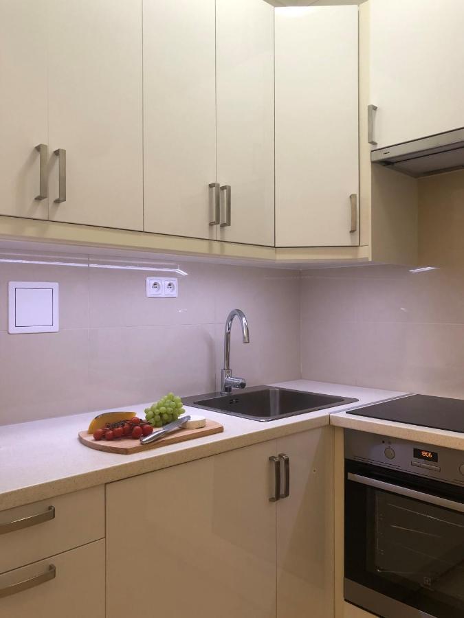 Apartament Luster I Obrazow Warschau Exterior foto