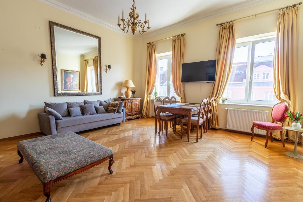 Apartament Luster I Obrazow Warschau Exterior foto