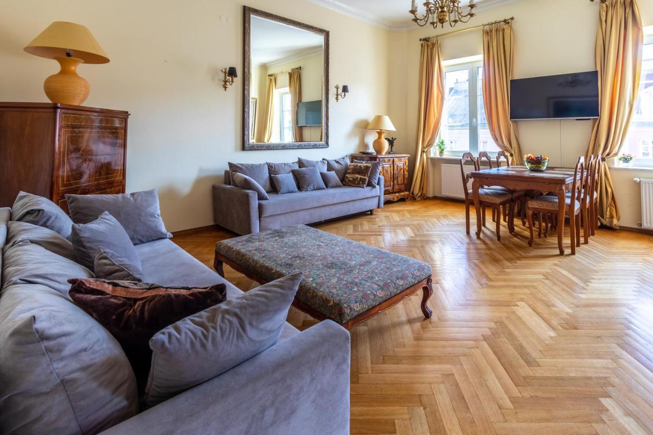 Apartament Luster I Obrazow Warschau Exterior foto