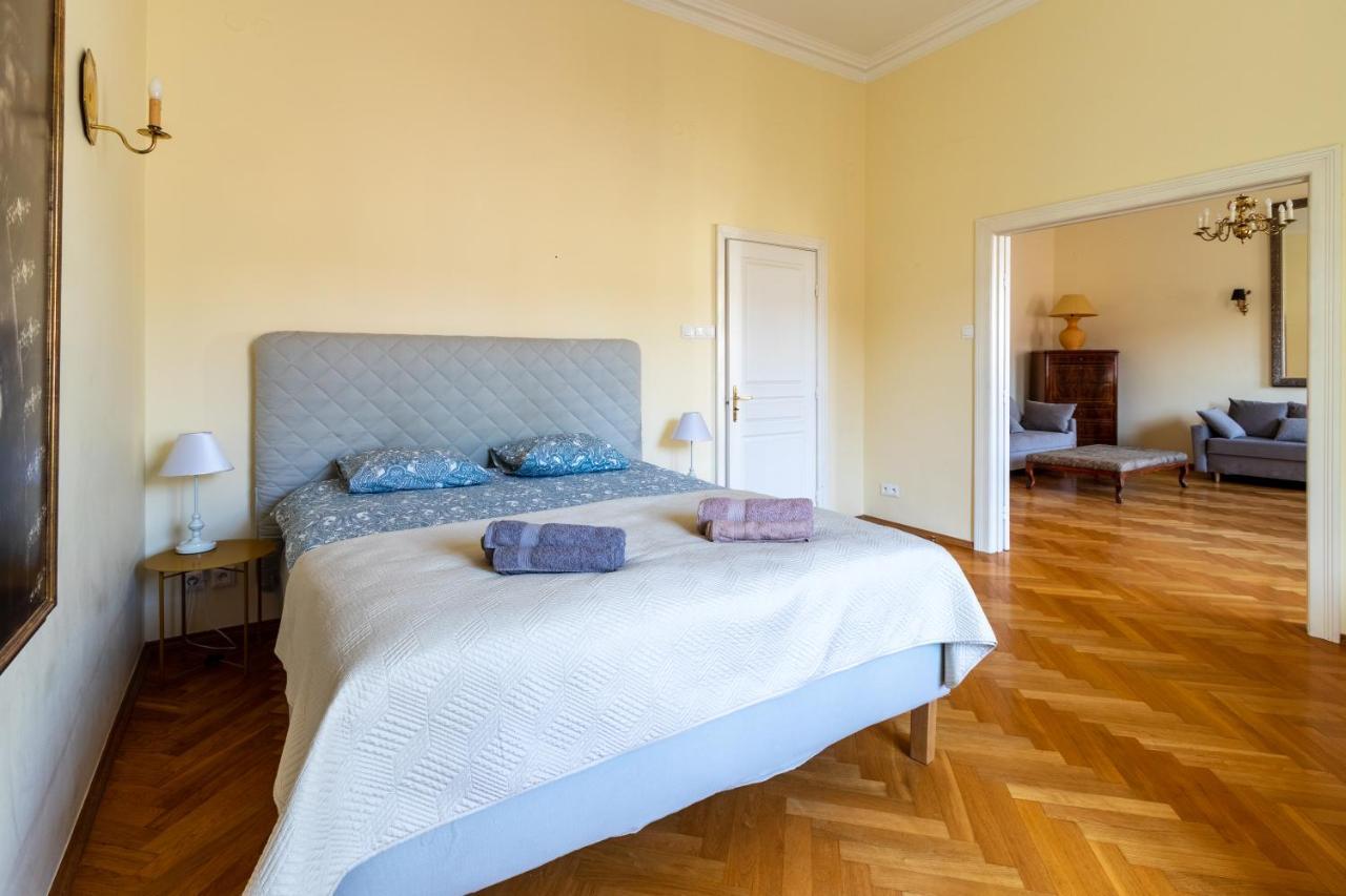 Apartament Luster I Obrazow Warschau Exterior foto