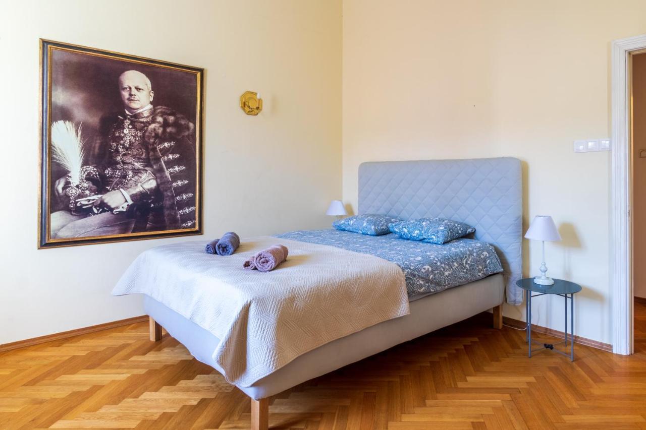 Apartament Luster I Obrazow Warschau Exterior foto